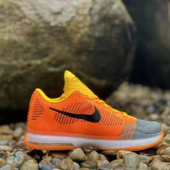 Kobe men's shoes - Picture 3 of 9